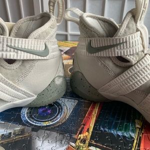 Nike LeBron Soldier (YOUTH 4)